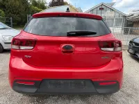 Gebraucht Kia Rio 99 PS (72 kW) 2018 Rot Limousine