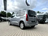 Gebraucht Opel Combo 131 PS (96 kW) 2023 Kontrast grau / quarz silber metallic Van / Kleinbus