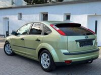 Gebraucht Ford Focus Trend 116 PS (85 kW) 2005 Grün Limousine