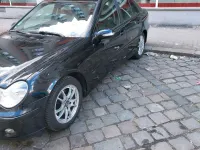 Gebraucht Mercedes 180 140 PS (102 kW) 2005 Schwarz Limousine