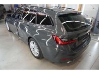 Gebraucht BMW 330e Sport Line 292 PS (214 kW) 2022 Grau Kombi