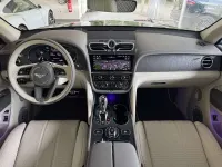 Brugt Bentley Bentayga Mulliner 549 HK (403 kW) 2021 Lilla SUV