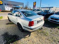 Gebraucht VW Passat 116 PS (85 kW) 1999 Grau Limousine