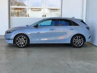Używany Kia Ceed 140 KM (102 kW) 2024 Szary Hatchback