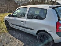 Gebraucht Renault Clio II 73 PS (53 kW) 2003 Silber Kleinwagen