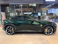 Neu Ferrari Purosangue 725 PS (533 kW) 2025 Verde zeltweg SUV