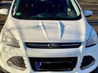 Gebraucht Ford Kuga Trend 150 PS (110 kW) 2014 Weiß SUV