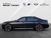 Gebraucht BMW 740 Sport Line 286 PS (210 kW) 2025 Schwarz Limousine