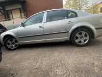 Używany Skoda Superb 150 KM (110 kW) 2004 Srebrny Sedan/Limuzyna