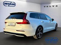 Gebraucht Volvo V60 Plus 455 PS (334 kW) 2025 Crystal white pearl / metallic Kombi