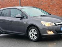 Gebraucht Opel Astra 100 PS (73 kW) 2011 Andere farben Kleinwagen