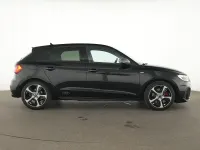 Używany Audi A1 S-Line 207 KM (152 kW) 2023 Czarny SUV