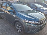 Neu Dacia Jogger Expression 101 PS (74 kW) 2026 Grün Van / Kleinbus