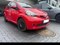 Gebraucht Toyota Aygo 69 PS (50 kW) 2007 Rot Kleinwagen