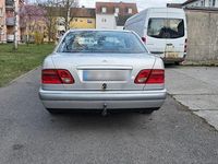 Gebraucht Mercedes E220 102 PS (75 kW) 1999 Grau Limousine