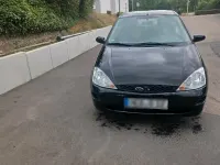 Gebraucht Ford Focus 100 PS (73 kW) 2001 Schwarz Kleinwagen