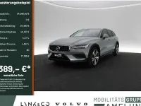 Używany Volvo V60 CC Plus 197 KM (144 kW) 2023 Szary Kombi