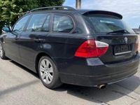 Gebraucht BMW 318 129 PS (94 kW) 2006 Schwarz Kombi