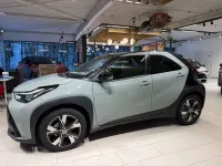 Gebraucht Toyota Aygo X 116 PS (85 kW) 2025 Urbankhaki metallic / schwarze SUV
