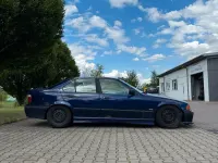 Gebraucht BMW 320 150 PS (110 kW) 1997 Blau Limousine