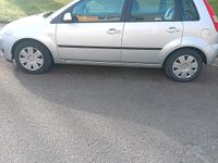 Gebraucht Ford Fiesta 69 PS (50 kW) 2005 Weiß Kleinwagen
