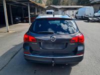 Gebraucht Opel Astra Edition 140 PS (102 kW) 2012 Grau Kombi