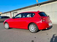 Gebraucht BMW 114 102 PS (75 kW) 2014 Rot Kleinwagen