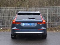 Gebraucht Volvo V60 Plus 197 PS (144 kW) 2022 Blau Kombi