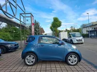 Gebraucht Toyota iQ 98 PS (72 kW) 2013 Blau Kleinwagen