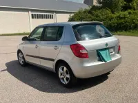 Gebraucht Skoda Fabia 69 PS (50 kW) 2012 Silber Limousine