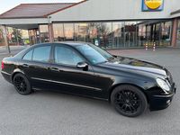 Gebraucht Mercedes E270 177 PS (130 kW) 2003 Schwarz Kleinwagen