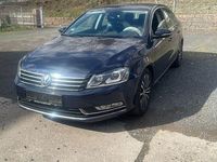 Gebraucht VW Passat Highline 160 PS (117 kW) 2011 Blau Limousine