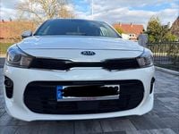 Gebraucht Kia Rio DREAM-TEAM Edition 99 PS (72 kW) 2017 Weiß Limousine