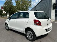 Gebraucht Toyota Yaris 99 PS (72 kW) 2011 Weiß Kleinwagen