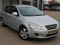 Gebraucht Kia Ceed 109 PS (80 kW) 2009 Silber Kleinwagen