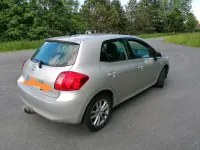Gebraucht Toyota Auris 97 PS (71 kW) 2009 Silber Kleinwagen