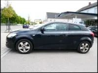 Usado Kia Ceed 109 CV (80 kW) 2008 Negro Utilitario