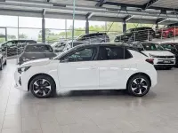 Usata Opel Corsa-e GS Line 100 kW (136 CV) 2022 Bianco Utilitaria