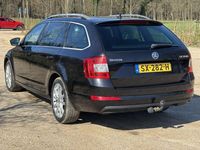 Gebraucht Skoda Octavia Elegance 150 PS (110 kW) 2014 Schwarz Kleinwagen