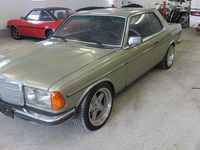 Gebraucht Mercedes 280 185 PS (136 kW) 1980 Grün