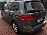 Gebraucht VW Touran Comfortline 110 PS (80 kW) 2016 Grau Van / Kleinbus