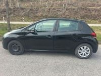 Gebraucht Peugeot 208 Active 82 PS (60 kW) 2017 Schwarz Kleinwagen