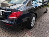 Gebraucht Mercedes E220 194 PS (142 kW) 2017 Schwarz Limousine