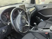 Gebraucht Mercedes B180 122 PS (89 kW) 2012 Blau Kleinwagen