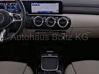 Gebraucht Mercedes CLA180 Night 136 PS (100 kW) 2023 Kosmosschwarz (metallic) Limousine