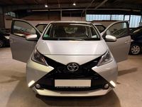 Second-hand Toyota Aygo 69 CP (50 kW) 2016 Argintiu Hatchback
