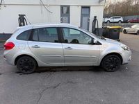 Gebraucht Renault Clio II Dynamique 101 PS (74 kW) 2011 Silber Limousine