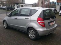 Gebraucht Mercedes A150 95 PS (69 kW) 2008 Himmel blau Limousine