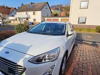 Gebraucht Ford Focus Cool & Connect 125 PS (91 kW) 2019 Weiß Limousine