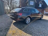 Gebraucht Skoda Superb 150 PS (110 kW) 2016 Schwarz Kombi